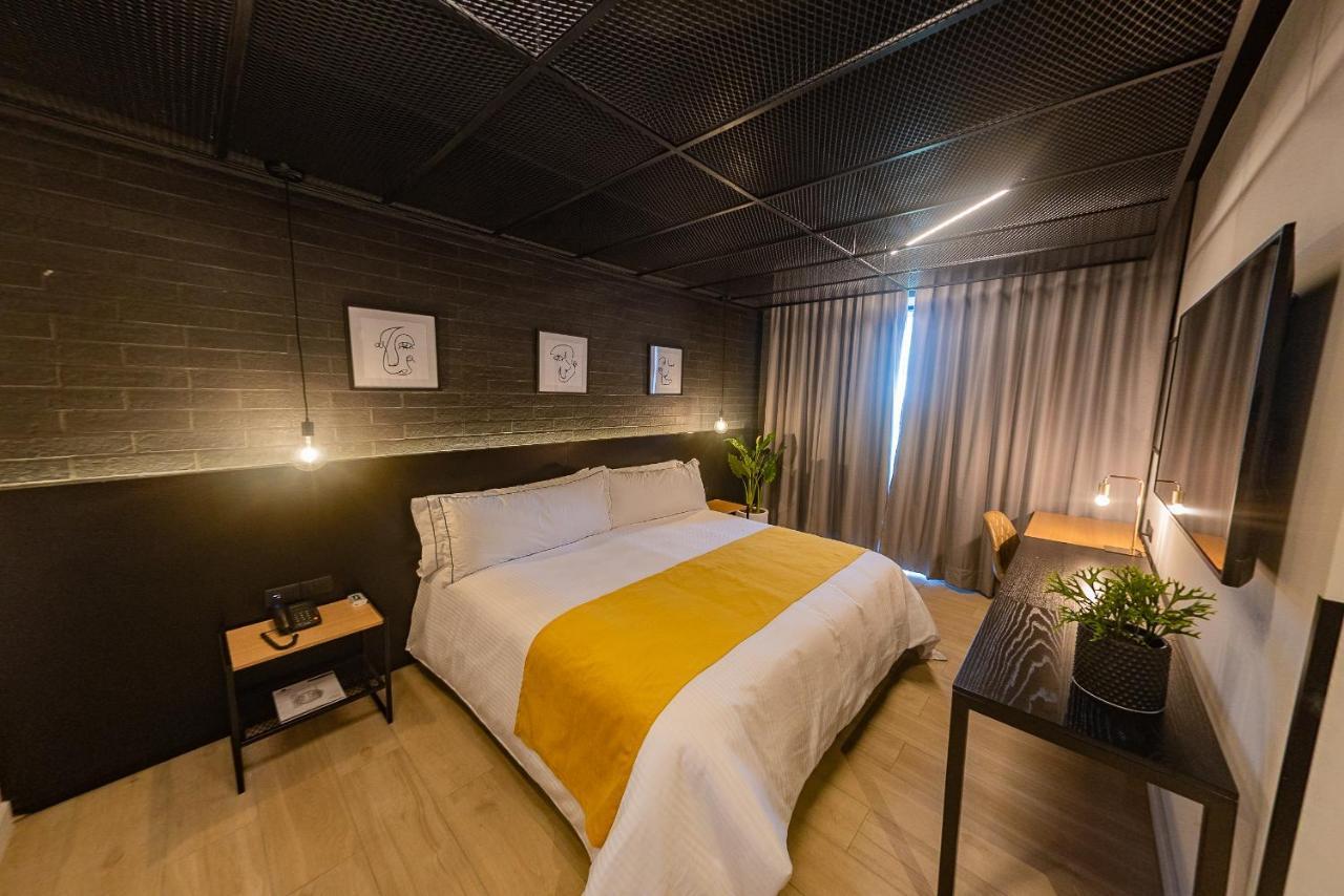 Fulton Business Luxury Hotel グアダラハラ エクステリア 写真
