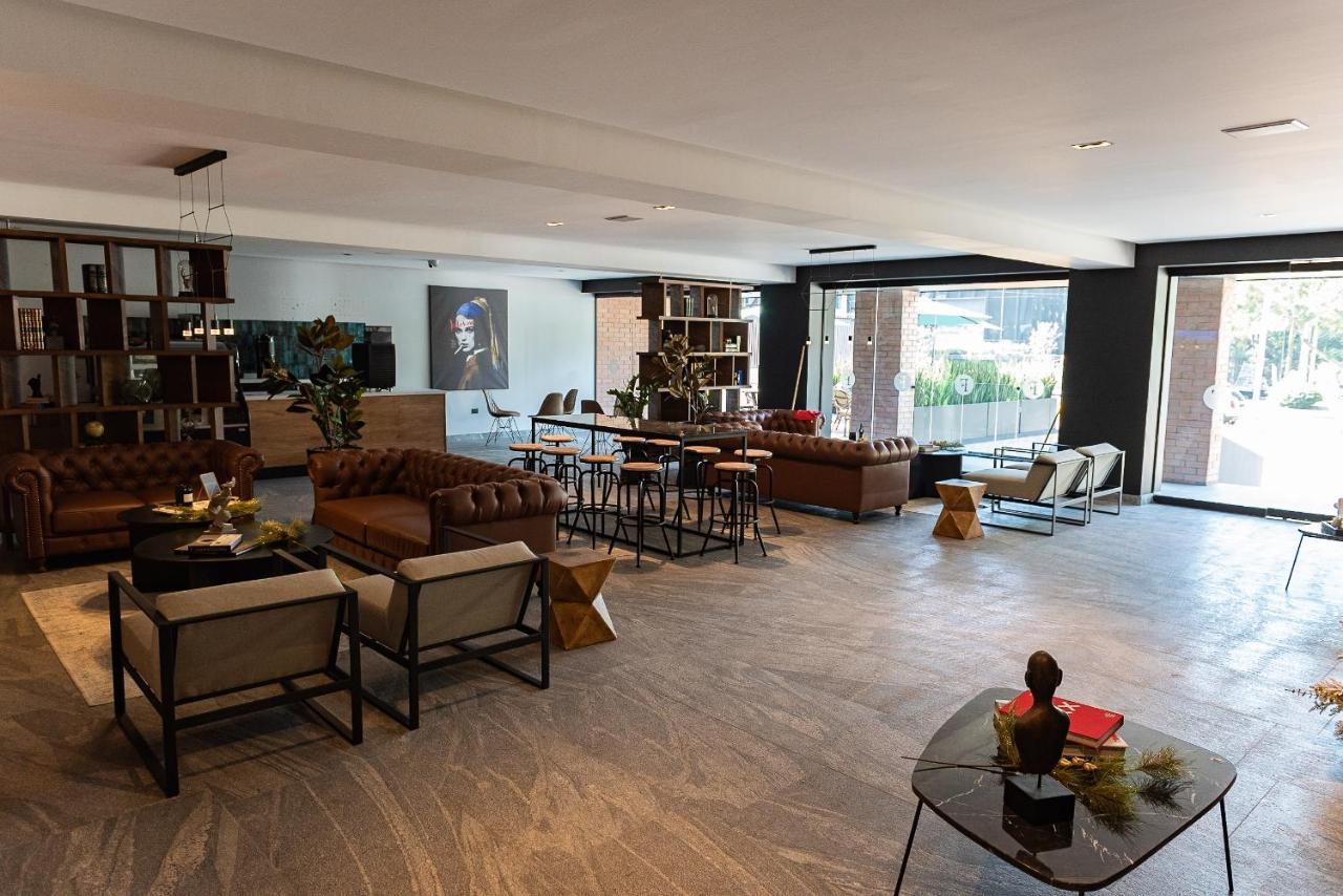 Fulton Business Luxury Hotel グアダラハラ エクステリア 写真